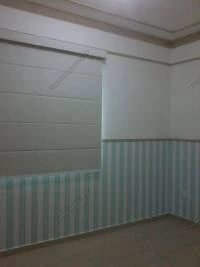 Papel meia parede listrado, branco e verde 628-1043