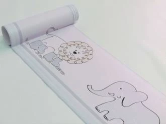 Border adesivo em tons claros de azul e cinza com desenho de animais.