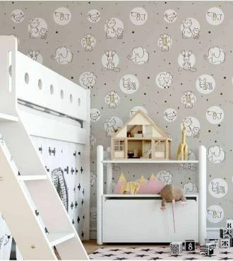 Papel de parede em tons claros com bichinhos