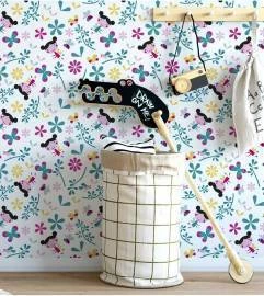 Papel de parede infantil com joaninhas e passarinhos