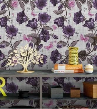Papel de floral com flores roxas e borboletas rosa