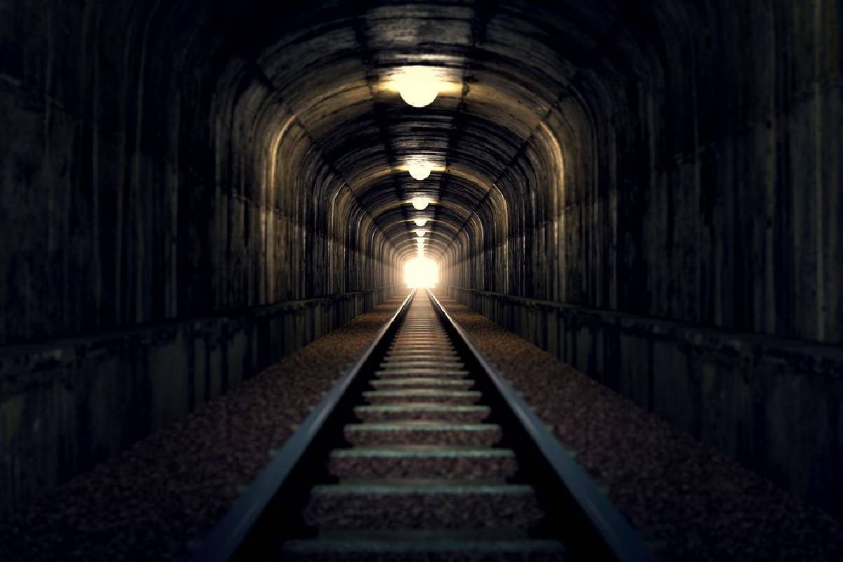 Image result for luz no fim do tunel