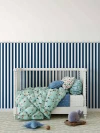 Papel meia parede azul marinho e branco com listras finas 496-3147