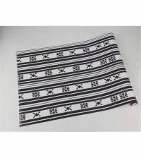 Papel de parede listrado branco e preto com detalhes 483-3351