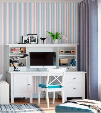 Papel de parede listrado com listras branca, azul e rosa