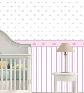 Papel de parede infantil com faixa de coroa